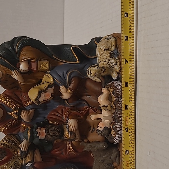 Beautiful Vintage Nativity Scene - Picture 15 of 17